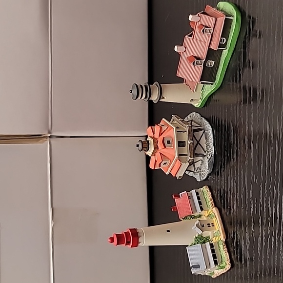 Lenox Thimble Lighthouses (set of 3) - Picture 2 of 12